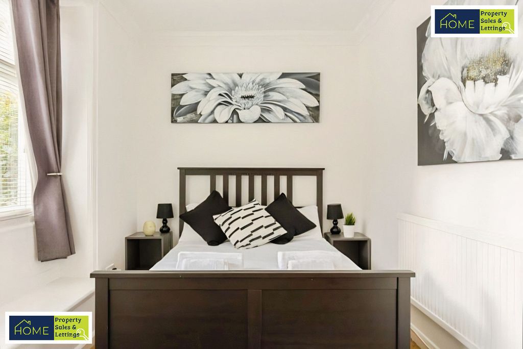 Property photo 3 of 13 The Old Woodyard