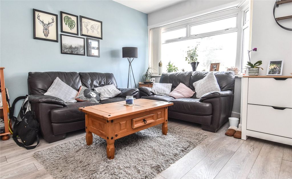 Property photo 3 of 12 Picture No. 11