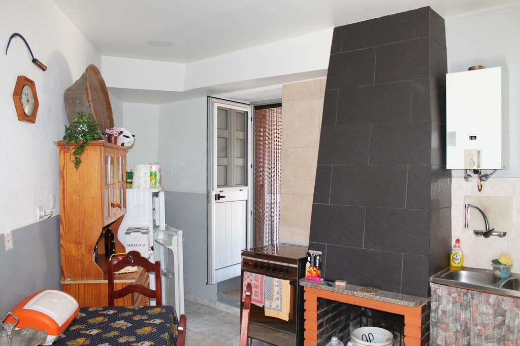 Property photo 3 of 28