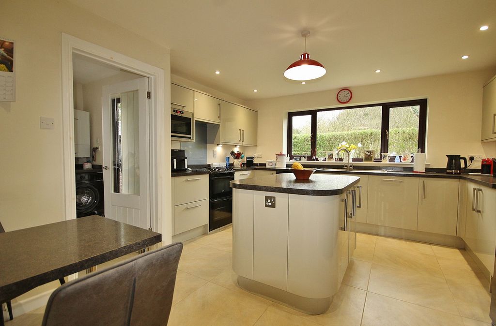 Property photo 3 of 13