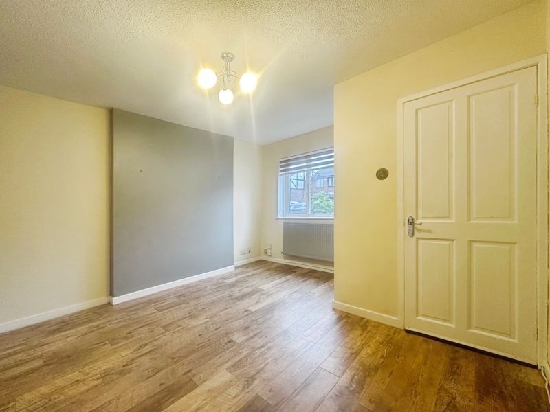 Property photo 3 of 11 Lounge