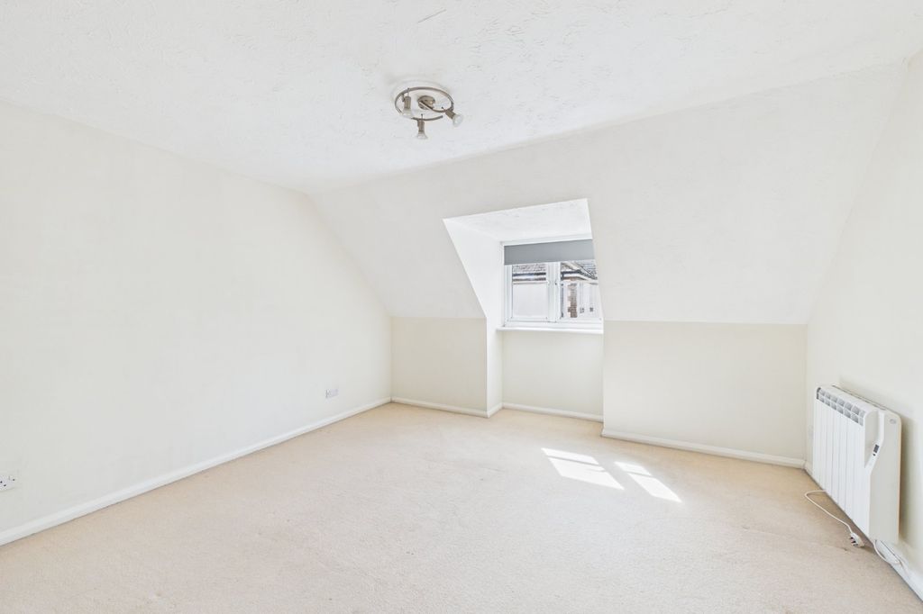 Property photo 3 of 7 Picture No. 11