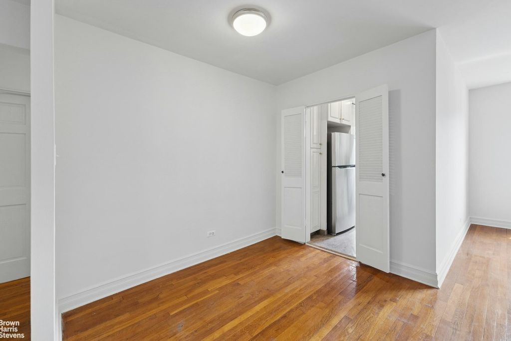 Property photo 3 of 12 <Alttext/>