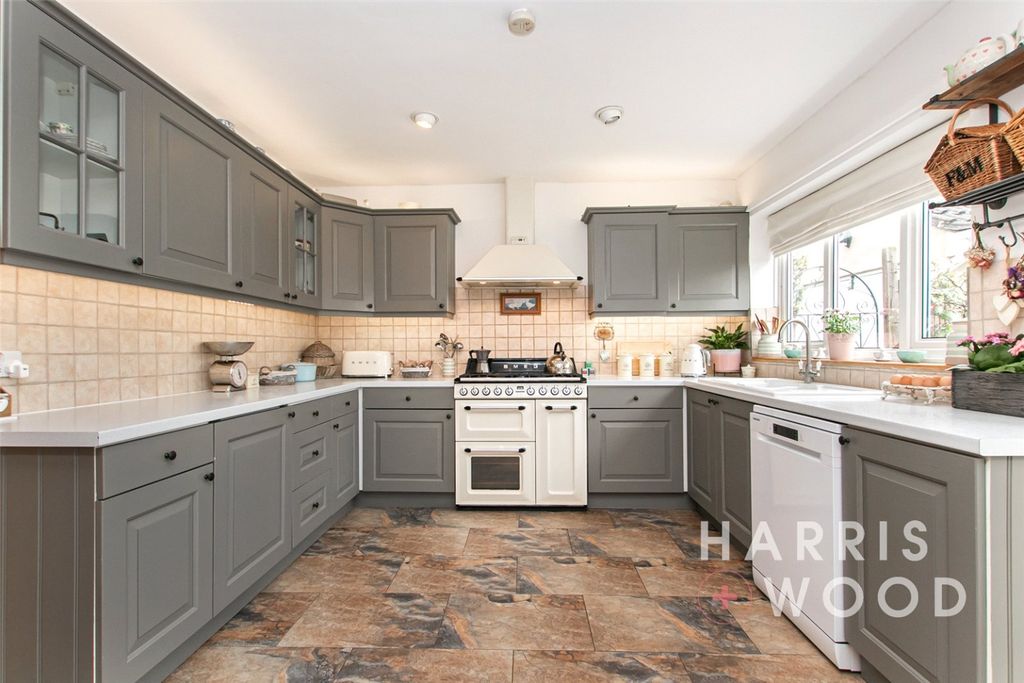 Property photo 3 of 46 3889554