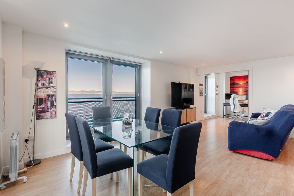 Property photo 3 of 31