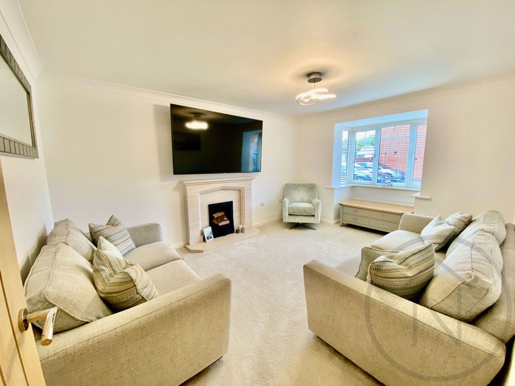 Property photo 2 of 17