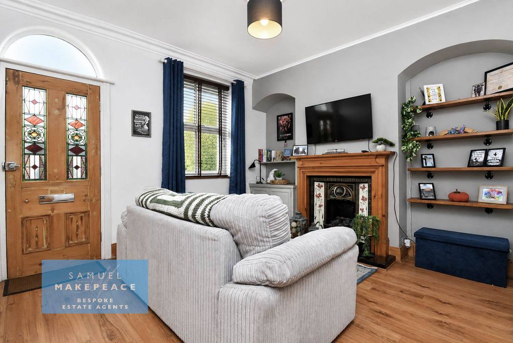 Property photo 2 of 18 Gallery