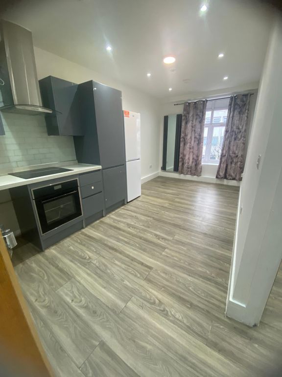 Property photo 1 of 31