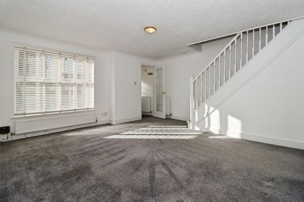 Property photo 2 of 20 Kitchen