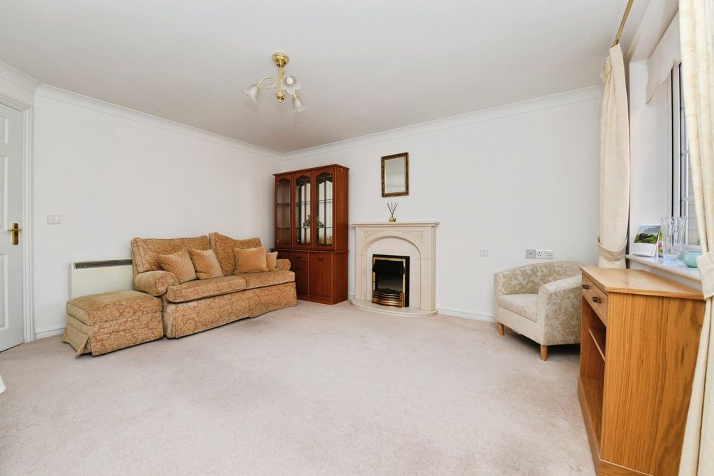 Property photo 2 of 16