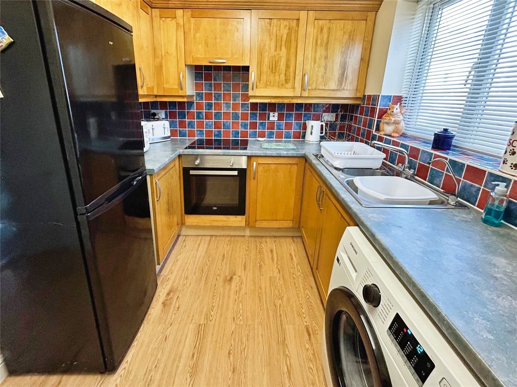 Property photo 3 of 15 Kitchen