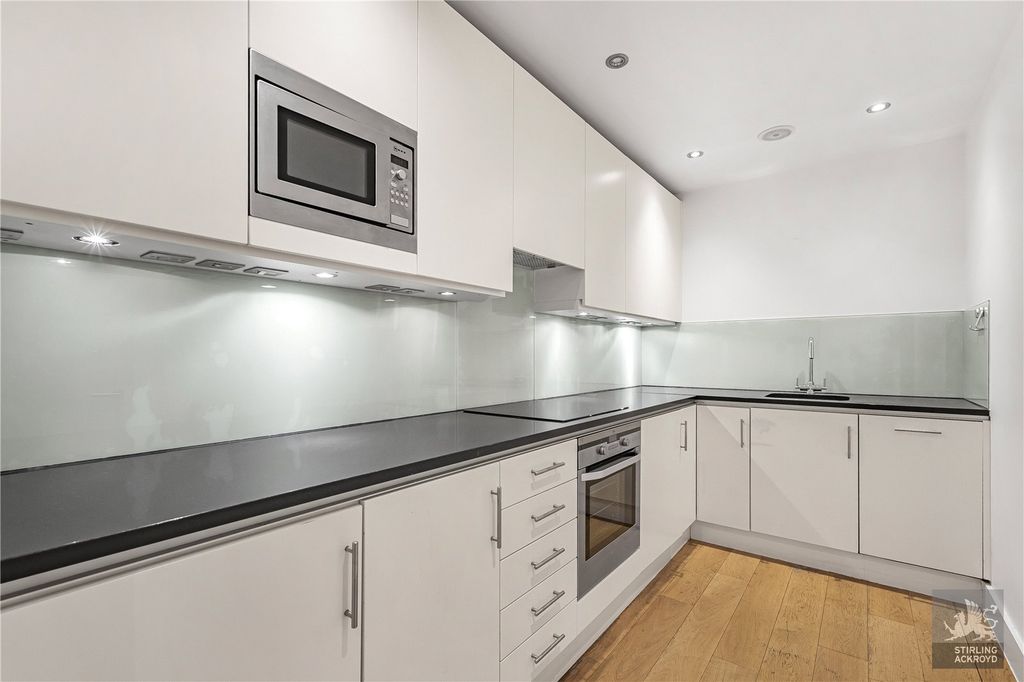 Property photo 3 of 12 Picture No. 02