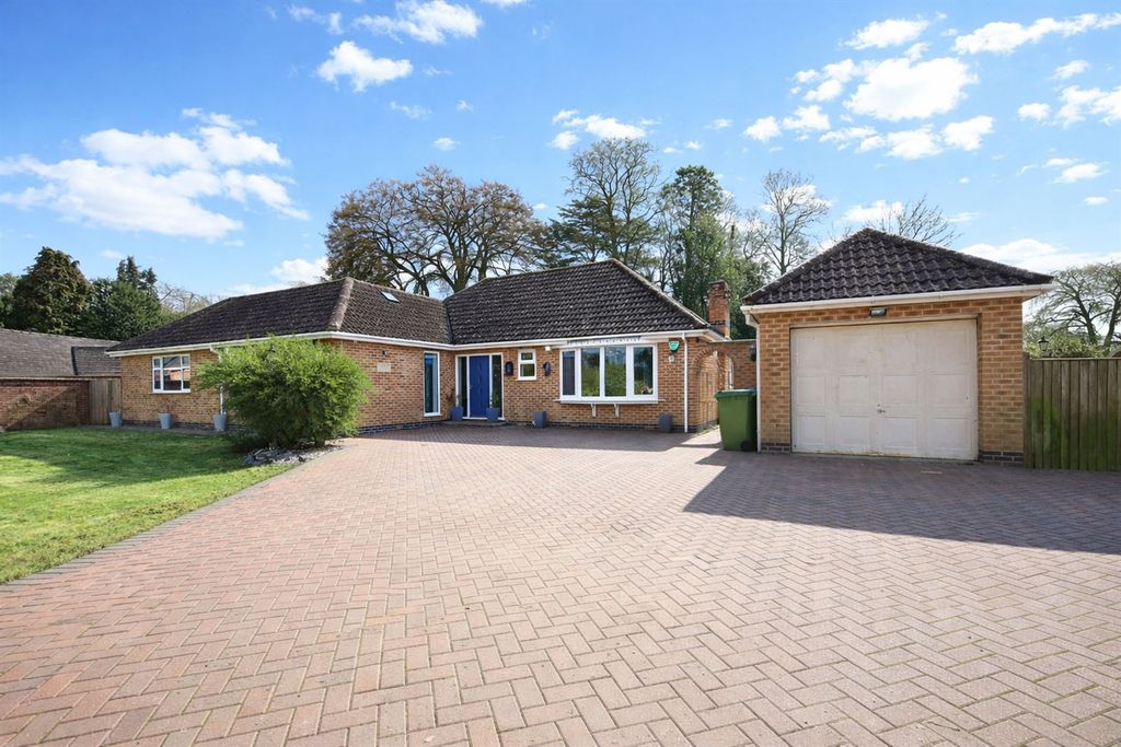 Property photo 1 of 27 (Main)