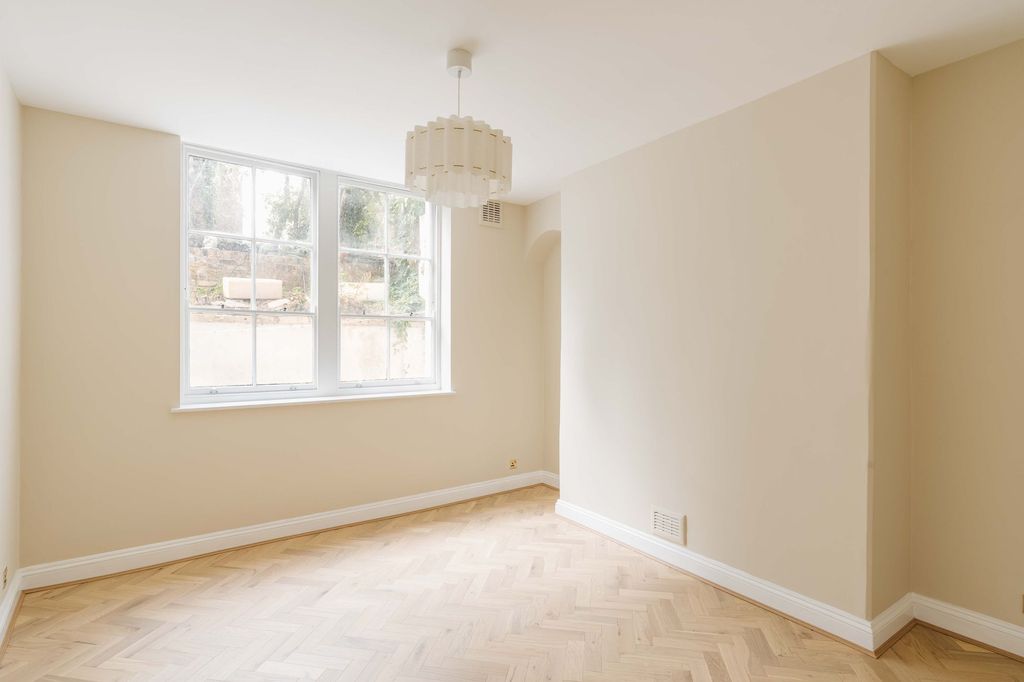 Property photo 3 of 15 King Edward's Road E9