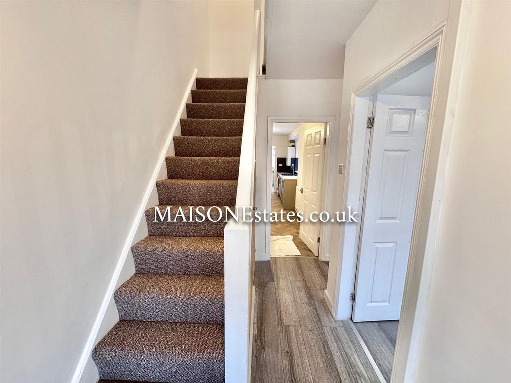 Property photo 3 of 13 Entrance Hallway...Jpg