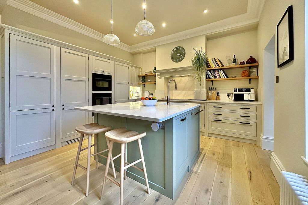 Property photo 3 of 26