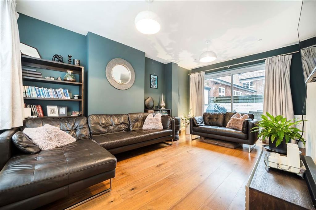 Property photo 2 of 8