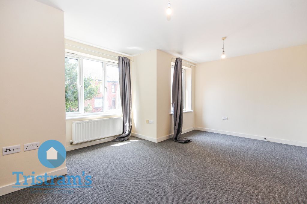 Property photo 3 of 11 Img_3084