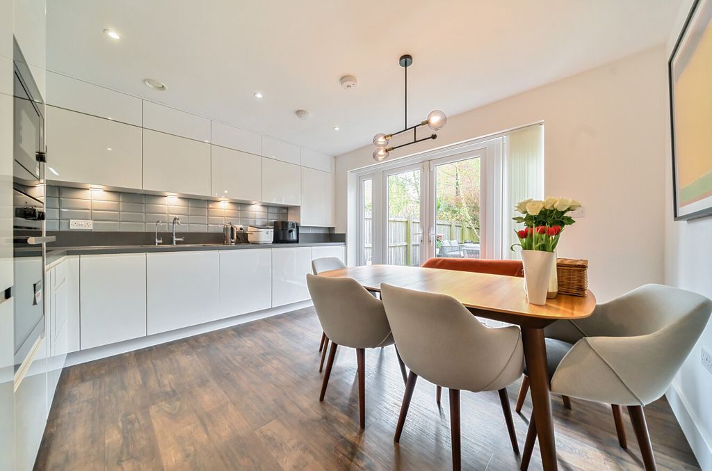 Property photo 2 of 26 10-681c8c2A025Fc-...