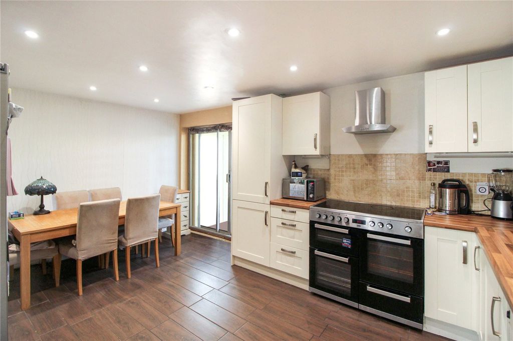 Property photo 2 of 12 Picture No. 07