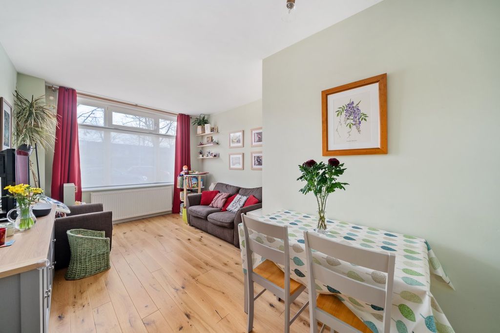 Property photo 3 of 11