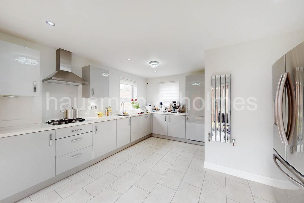 Property photo 2 of 17 W06.Jpg