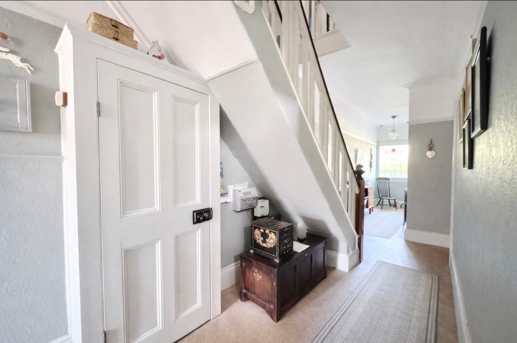 Property photo 3 of 24 Entrance Hall View 2