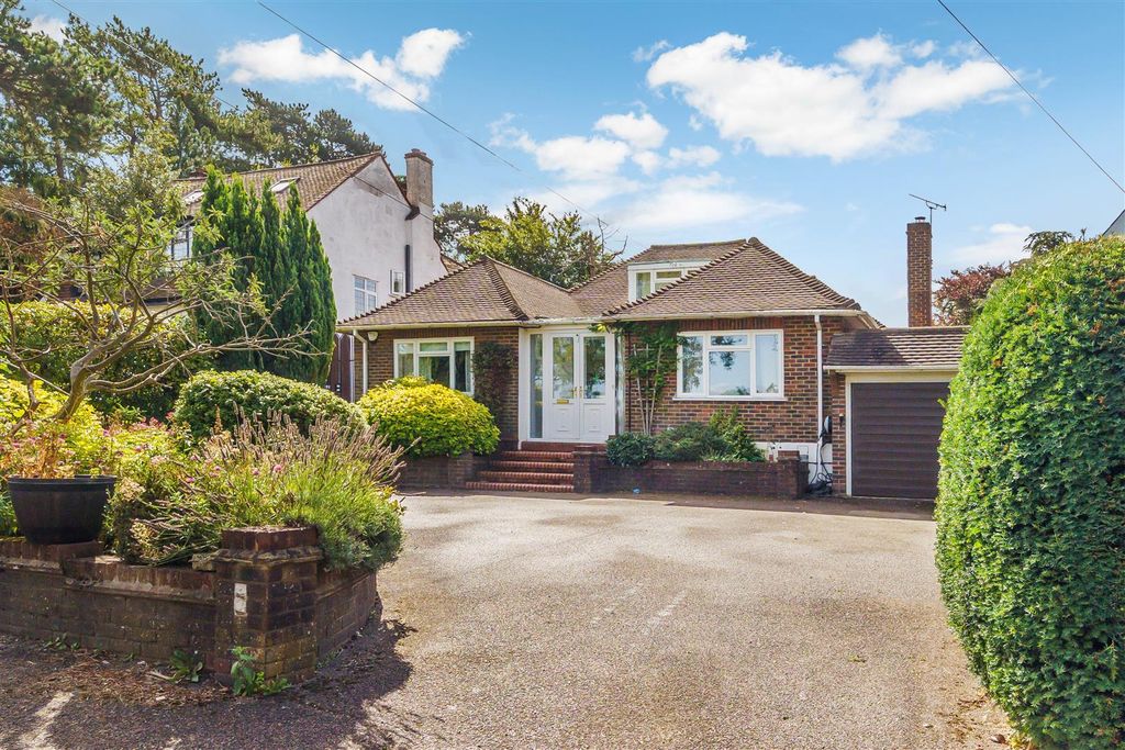 Property photo 1 of 22 Yew Tree Bottom Road,  (20Of46)-1.Jpg