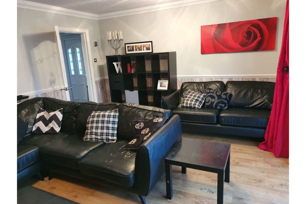 Property photo 3 of 15 Living Room