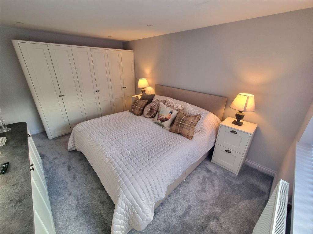 Property photo 3 of 14 Bed 1.1.Jpg