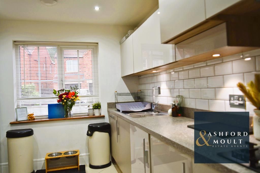 Property photo 3 of 21 Photo Editor For Marketing  (53).Png