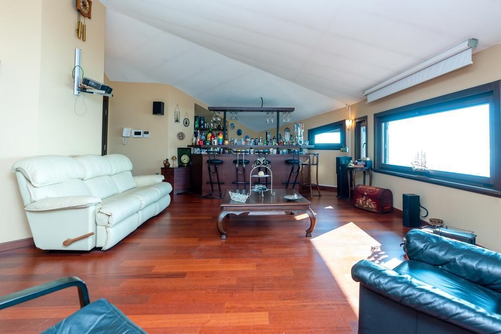 Property photo 3 of 36