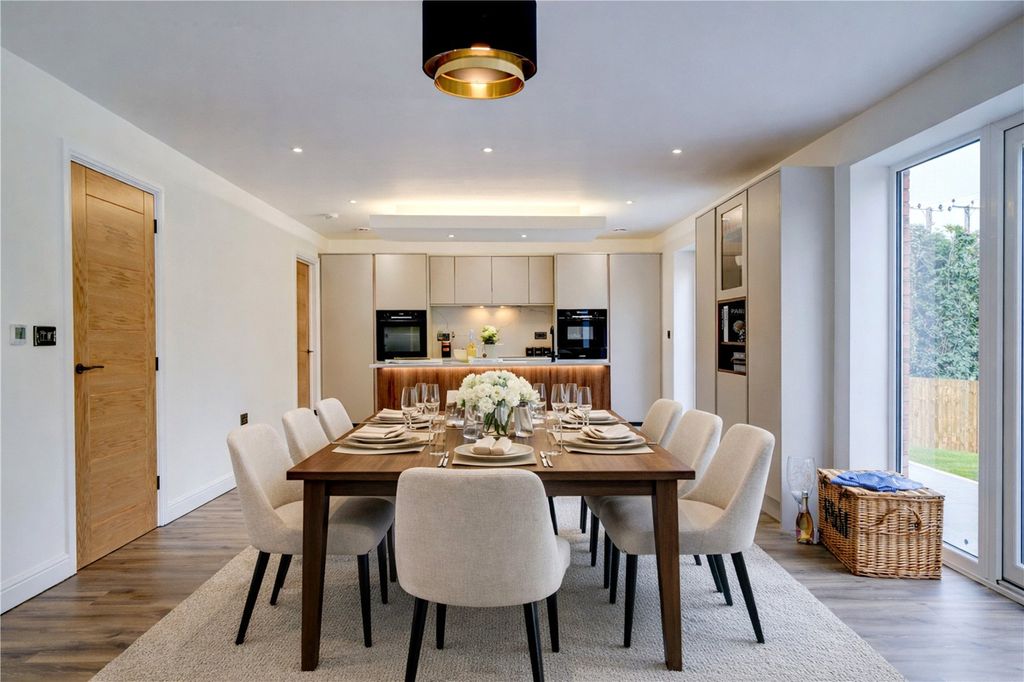 Property photo 2 of 27 Picture No. 52