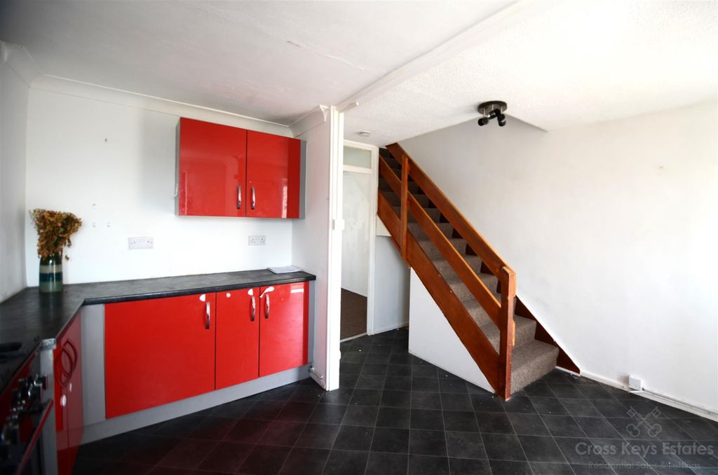 Property photo 3 of 22 Kitchen