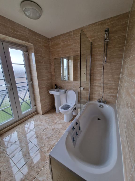 Property photo 3 of 8