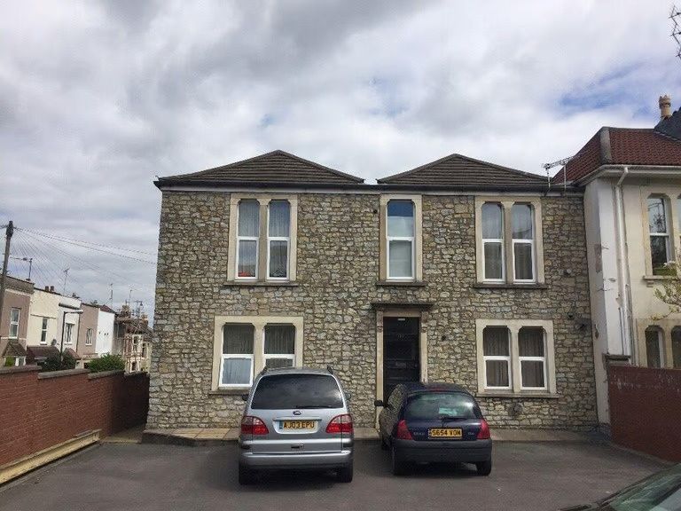 Property photo 1 of 6 Stone-Fronted Terraced House With A Pitched Roof A...