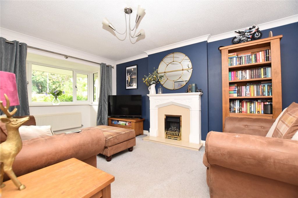 Property photo 2 of 33 Picture No. 14