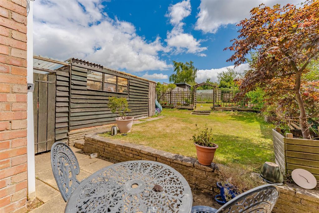 Property photo 2 of 22 Garden