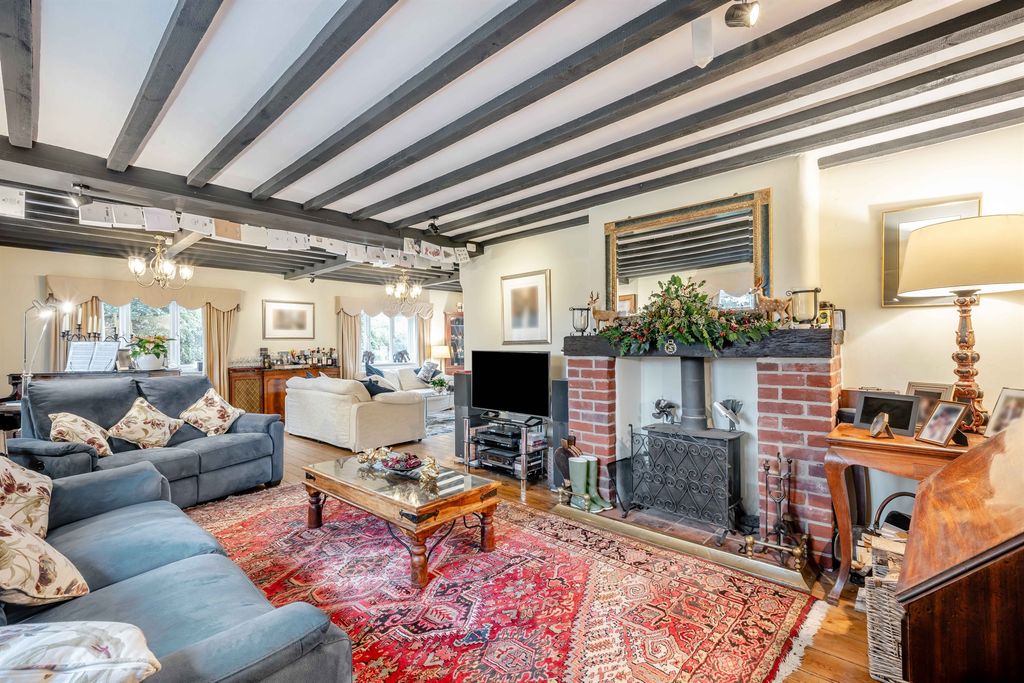 Property photo 2 of 22