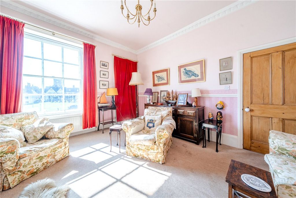 Property photo 2 of 15 Sitting Room