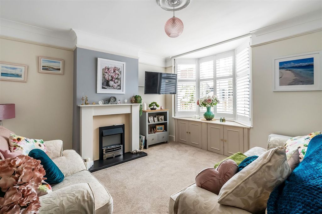 Property photo 2 of 23 11-Rectory-Lane-10.Jpg