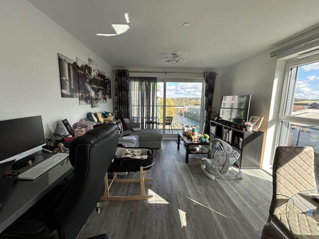 Property photo 2 of 11