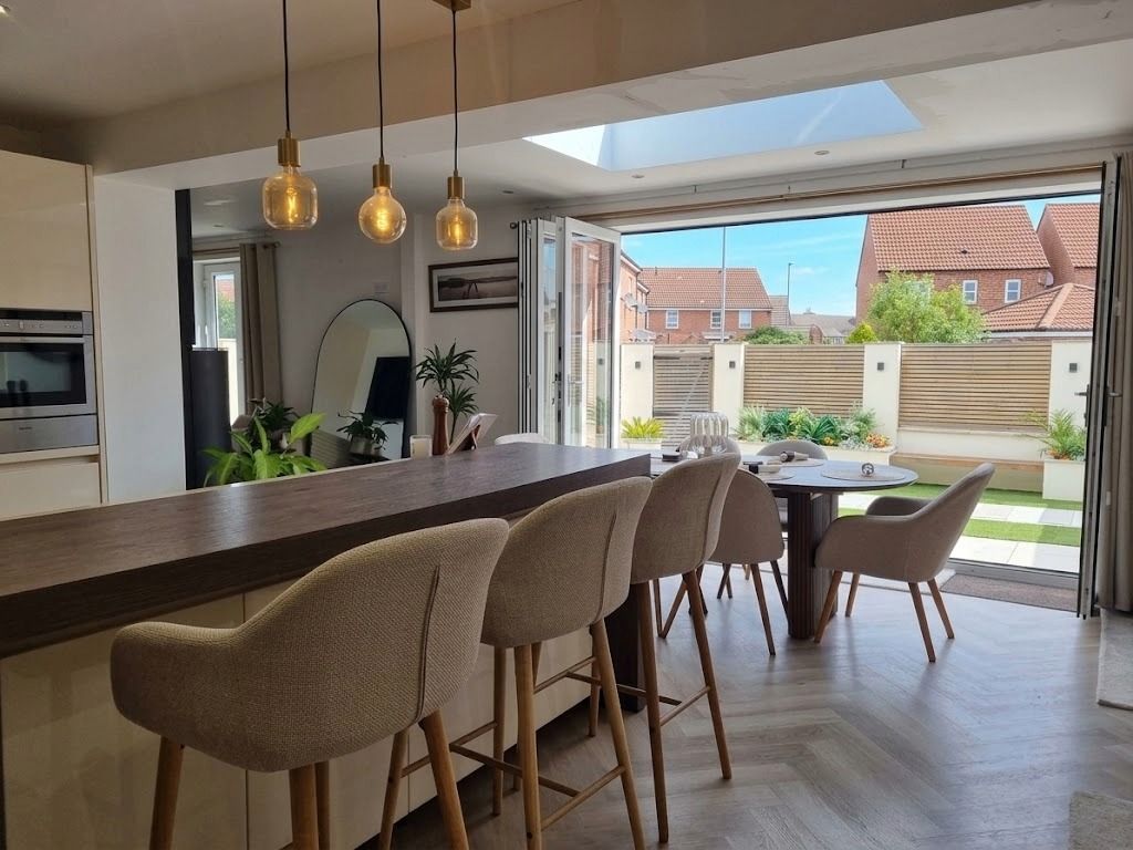 Property photo 3 of 16 Dining Room