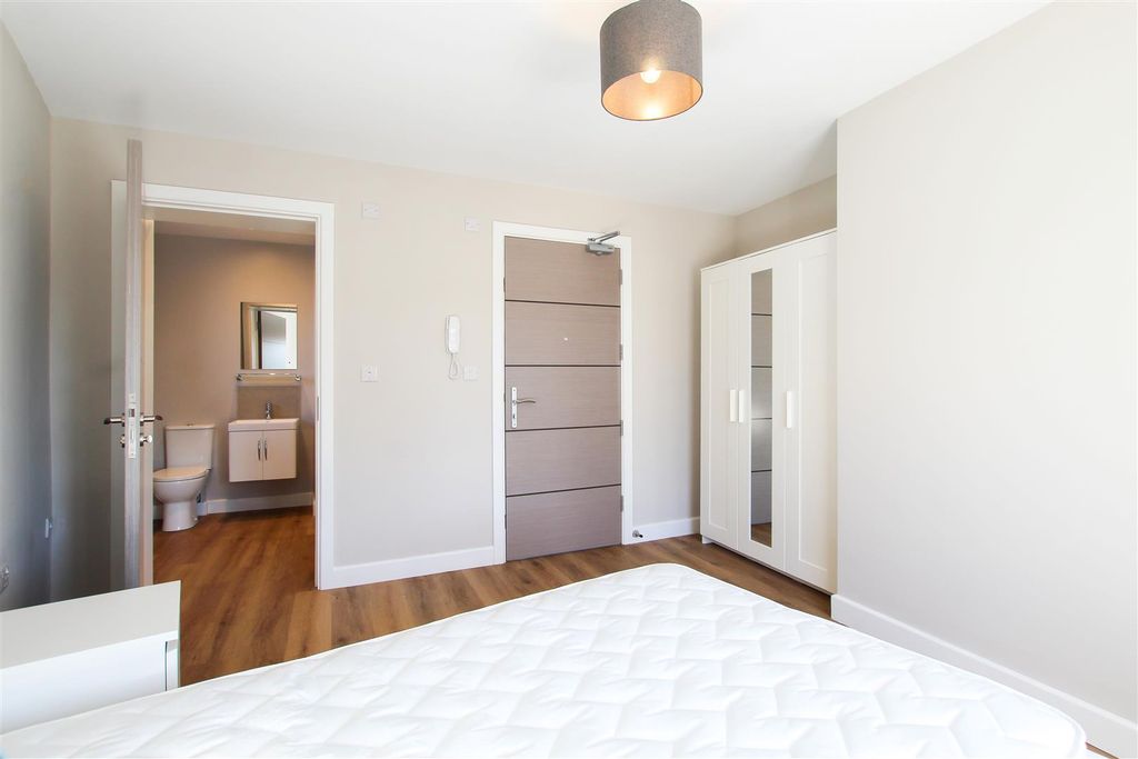 Property photo 3 of 11 Img_0975.Jpg