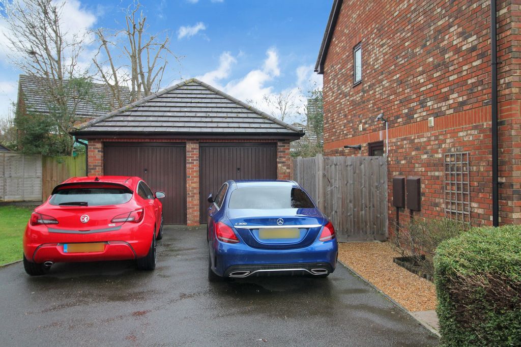 Property photo 2 of 23