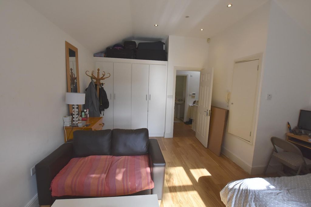 Property photo 3 of 4 Studio New3.Jpg