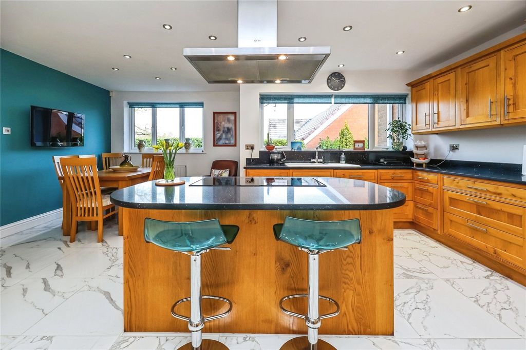 Property photo 3 of 25 Picture No. 51