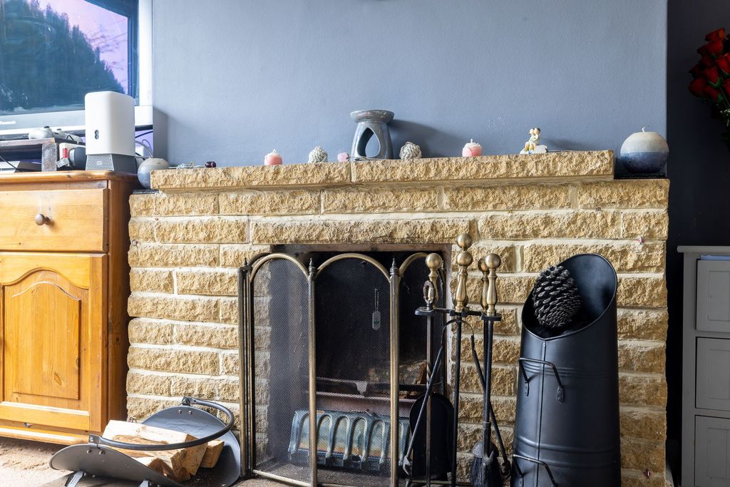 Additional image 5 of 2 bed maisonette for saleOxted Road, Godstone RH9