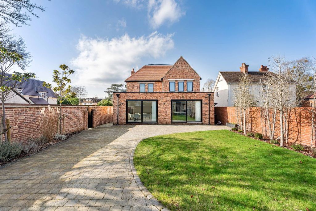 Property photo 2 of 42