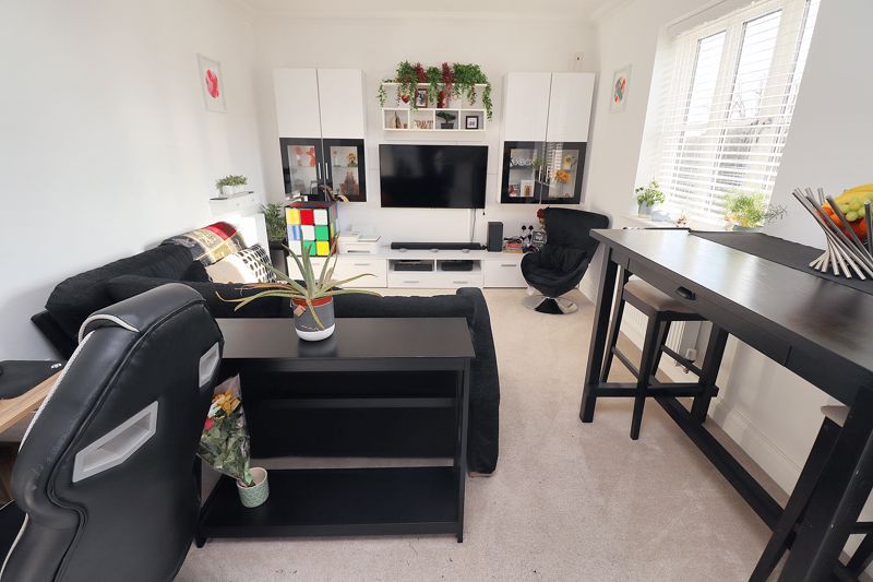 Property photo 3 of 18 Middleton Mews